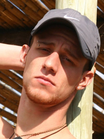Leo Quiver